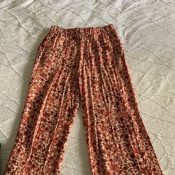 Forever 21 Wide leg Floral pants / Size M - Picture 2 of 4